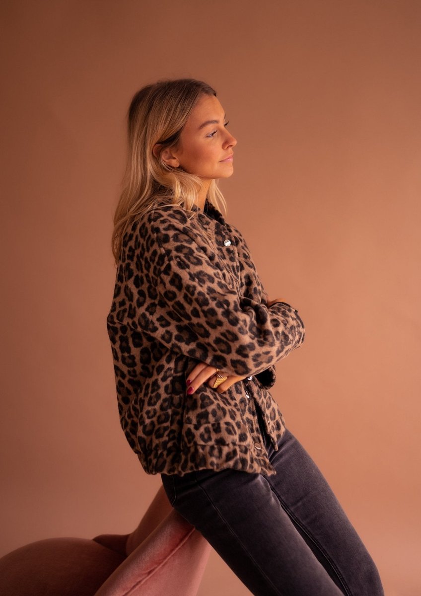 Evelyn | Women's Oversized Leopard Print Snap-Button Quilted Jacket