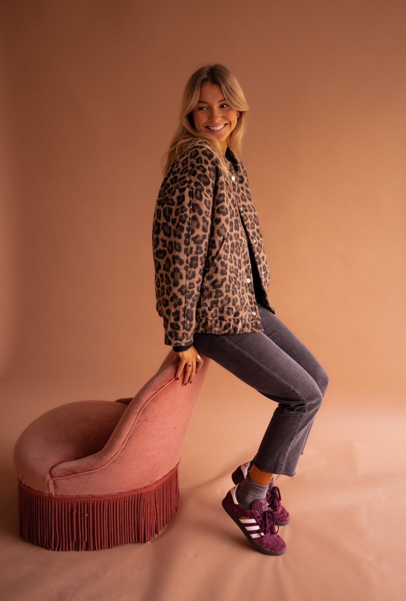 Evelyn | Women's Oversized Leopard Print Snap-Button Quilted Jacket